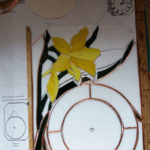 Sarga-viragos-tiffany-ora-uvegdekor.hu-02